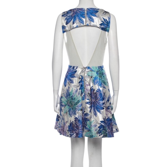 🌸 NWT Alice & Olivia Jacquard Floral mini dress size 12 - Picture 5 of 9